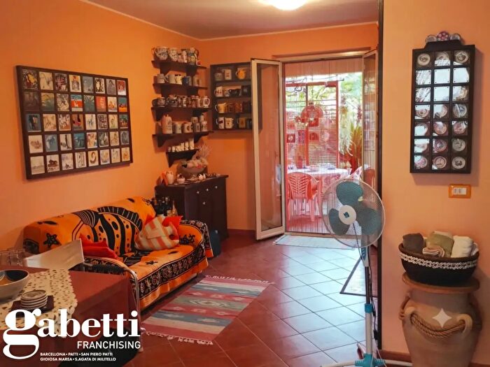 Appartamento con 5 locali in vendita in Cda Calanovella Snc, Piraino
