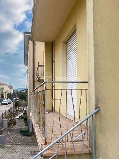 Appartamento trilocale in vendita in Via Luigi Settembrini, Pesaro