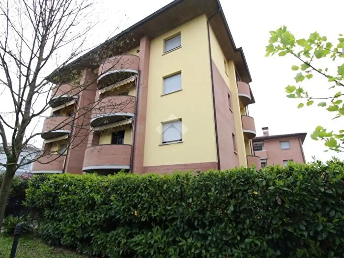 Appartamento trilocale in vendita in Via Aosta, Casalgrande