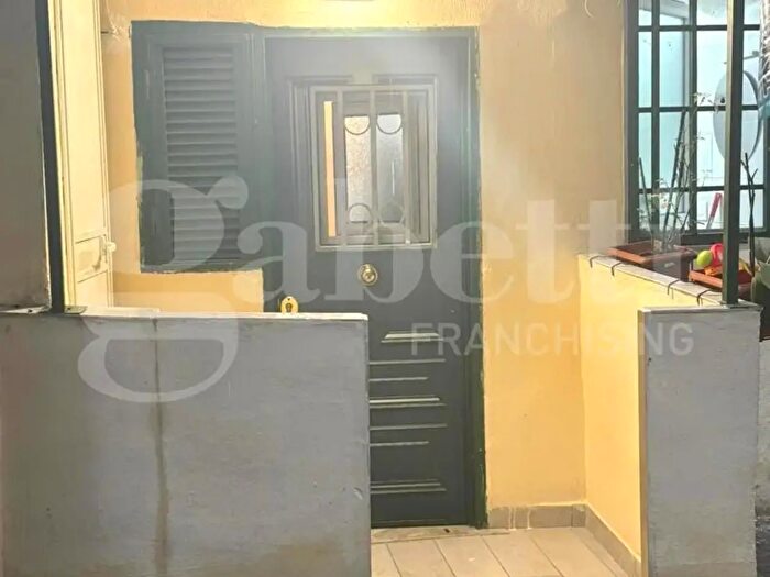 Appartamento monolocale in vendita in Via Salvator Rosa, Napoli