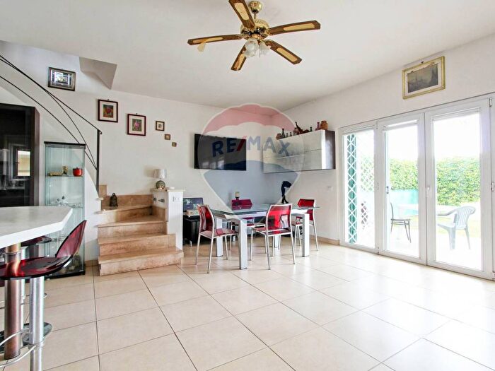 Casa con 5 locali in vendita in Via Jenne, Villa Claudia, Anzio