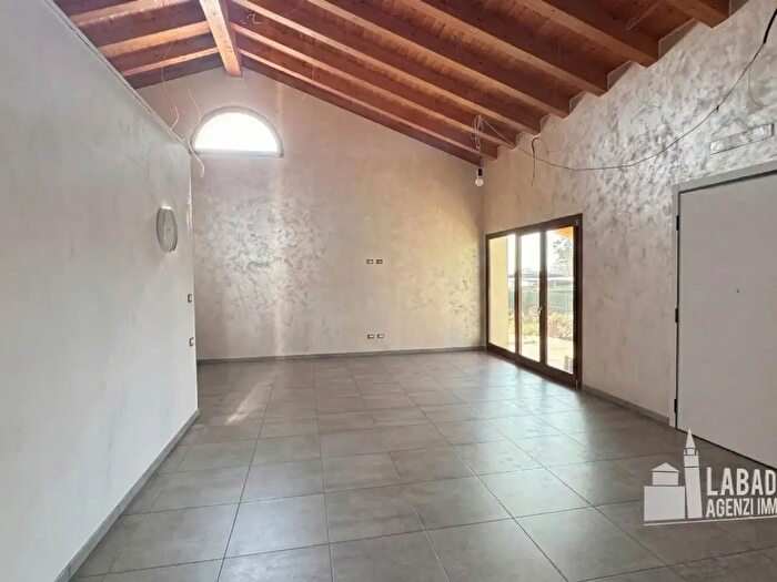 Casa quadrilocale in vendita in Via Arzaron, Lendinara