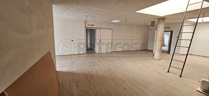 Appartamento con 7 locali in vendita in Salzano