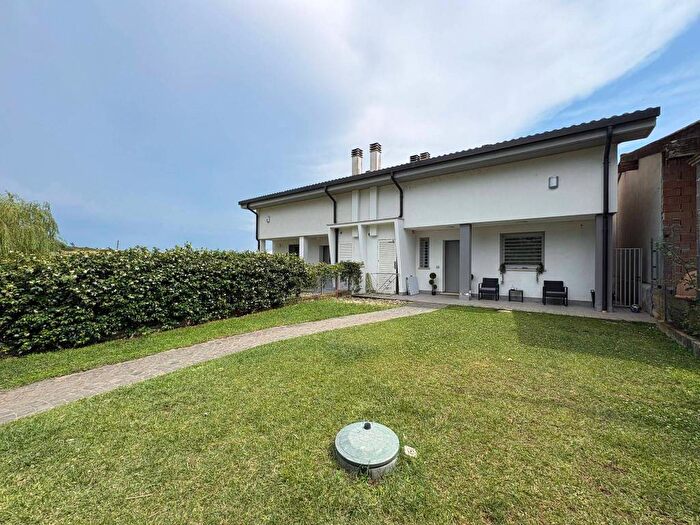Casa quadrilocale in affitto in Strada Provinciale Santo Stefano, Anguillara Sabazia