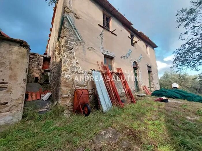 Casa con 6 locali in vendita in Via dei Molini, Vicopisano