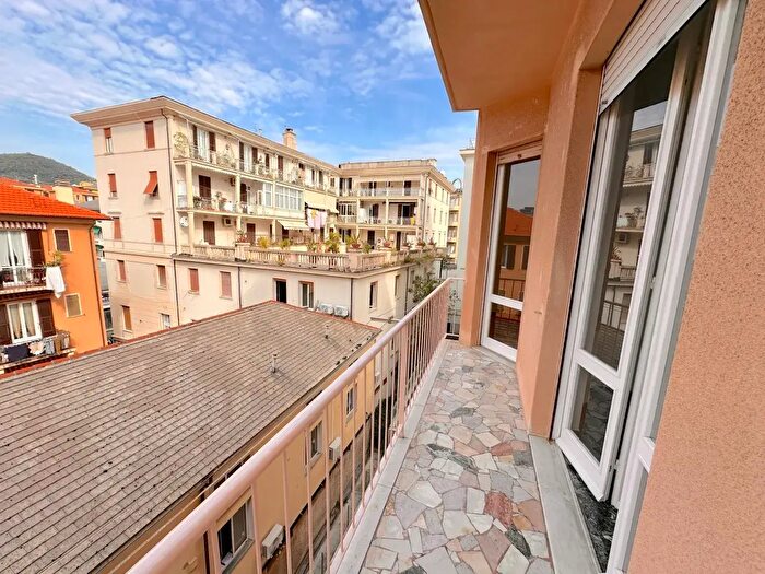 Appartamento quadrilocale in affitto in Chiavari