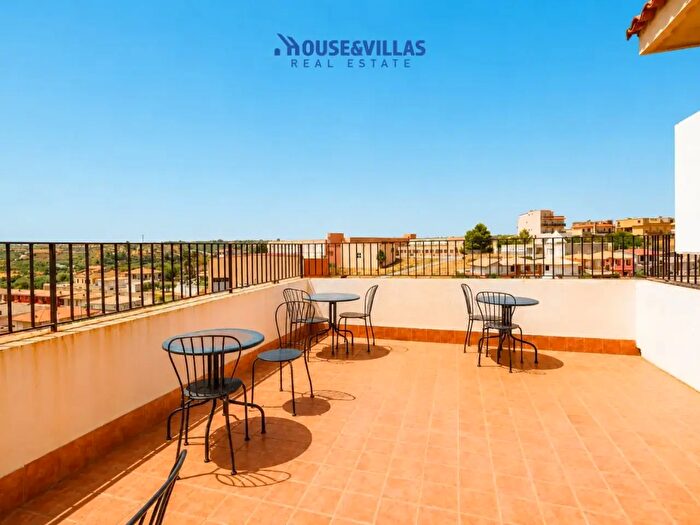 Appartamento con 6 locali in vendita in Via Roma, Noto