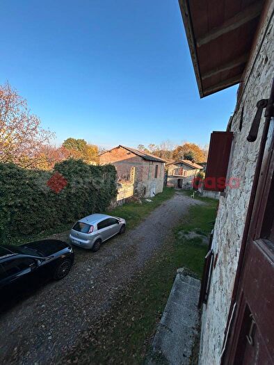 Casa quadrilocale in vendita in Via Magliatica, Baiso