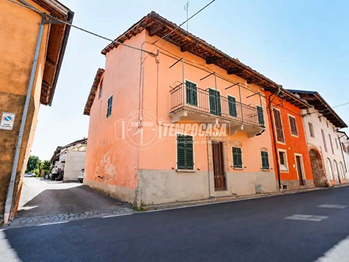 Casa con 7 locali in vendita in Via Roma, Trinita'