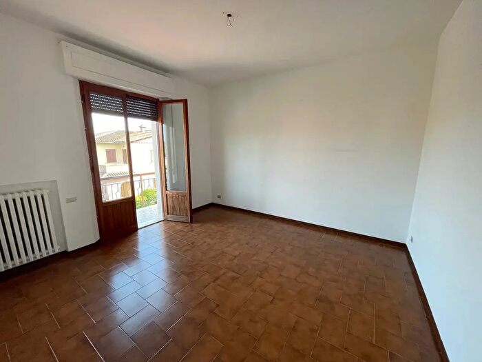 Appartamento con 6 locali in vendita in Via Roma, Monteroni DArbia