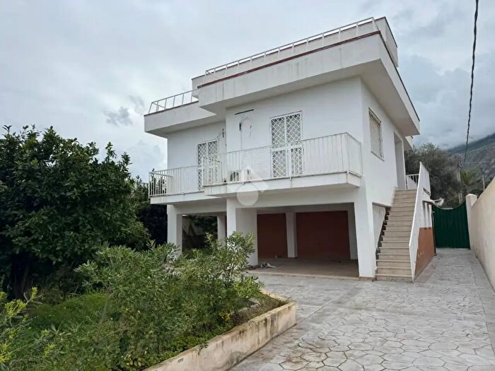 Casa con 6 locali in vendita in Via Nuova Zelanda, Carini