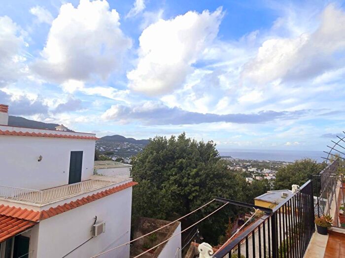 Appartamento bilocale in affitto in Via Campagnano, Centro, Ischia