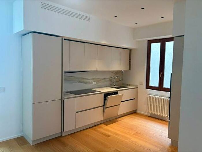 Appartamento trilocale in affitto in Via Antonio Locatelli, Centro, Bergamo