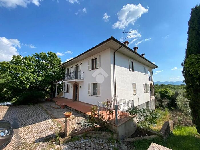 Casa con 8 locali in vendita in Palestrina