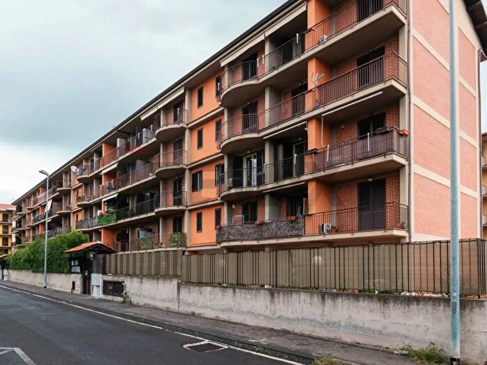 Appartamento quadrilocale in vendita in Via Emanuele Macrì, Acireale