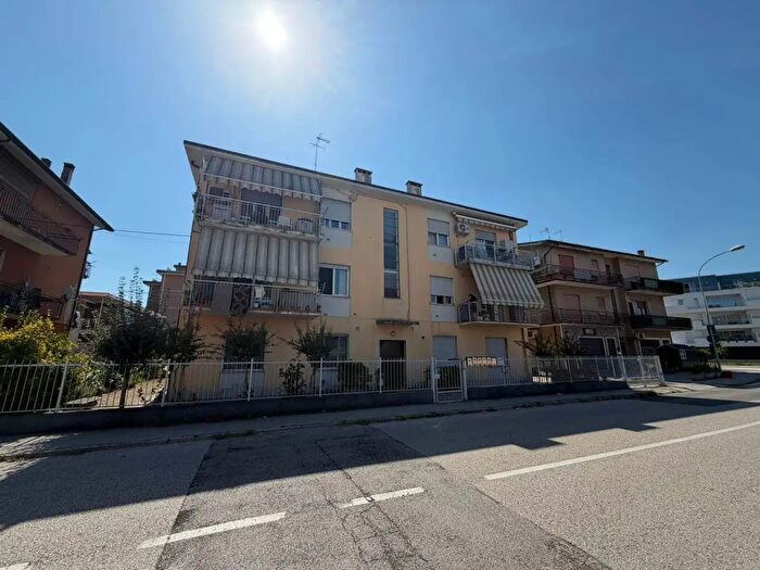 Appartamento bilocale in vendita in Via Filzi, Creazzo