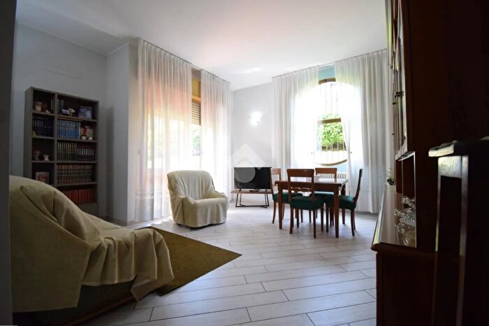 Appartamento trilocale in vendita in Via Severino Mercadante, Monza