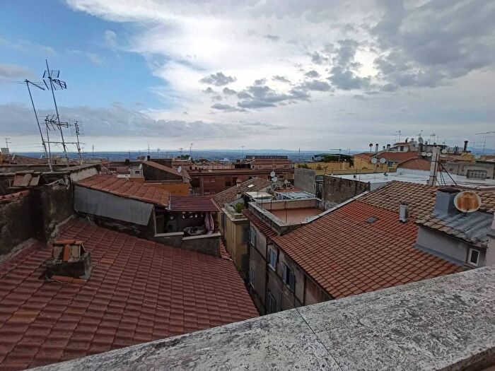 Appartamento trilocale in affitto in Via Vitaliano Battaglini, Frascati