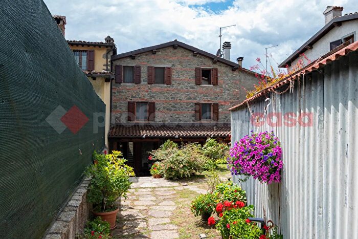 Casa con 5 locali in vendita in Via Guglielmo Marconi, Pieve Fosciana