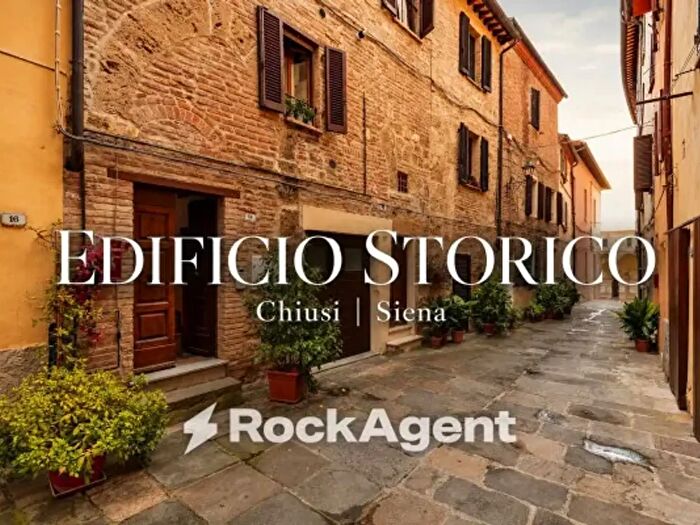 Appartamento trilocale in vendita in Via della Misericordia, Chiusi