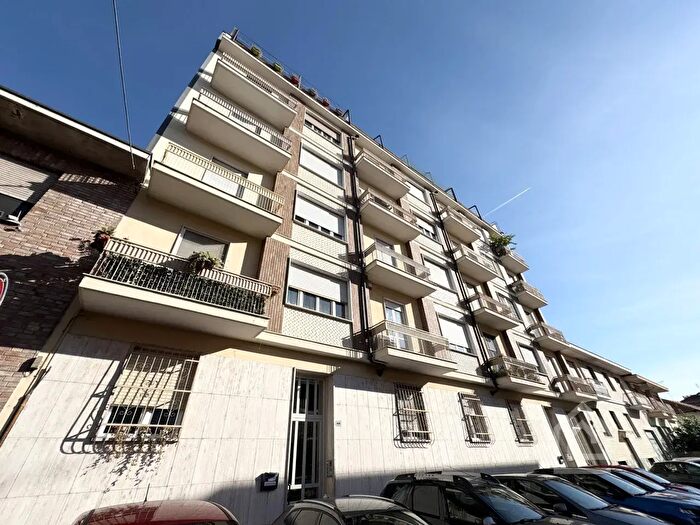 Appartamento trilocale in vendita in Via Ghione, Torino