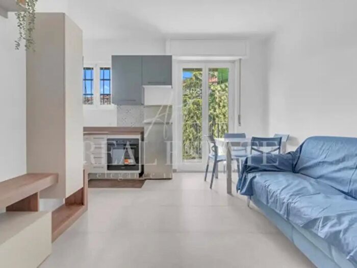 Appartamento trilocale in vendita in Viale Ungheria, Milano