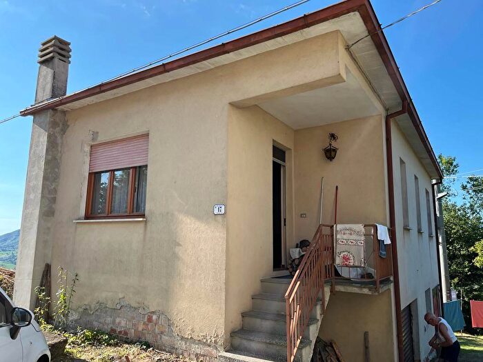 Casa quadrilocale in vendita in Pellegrino Parmense