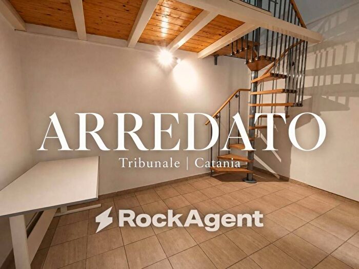 Appartamento trilocale in affitto in Via Aloi, XX Settembre Tribunale, Catania