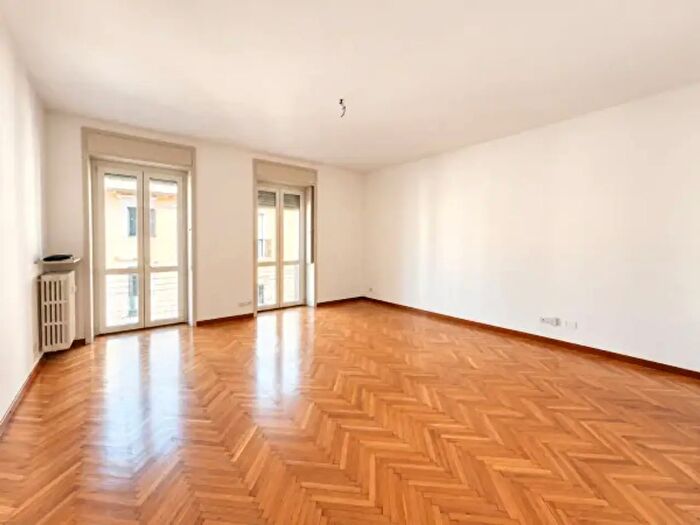 Appartamento quadrilocale in affitto in Via Macedonio Melloni, Milano