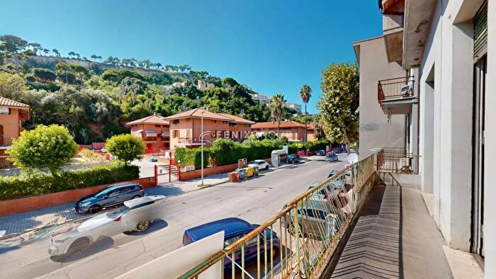 Appartamento con 6 locali in vendita in Via Fratelli Rosselli, Grottammare