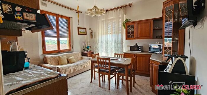 Appartamento bilocale in vendita in Colle Di Val DElsa