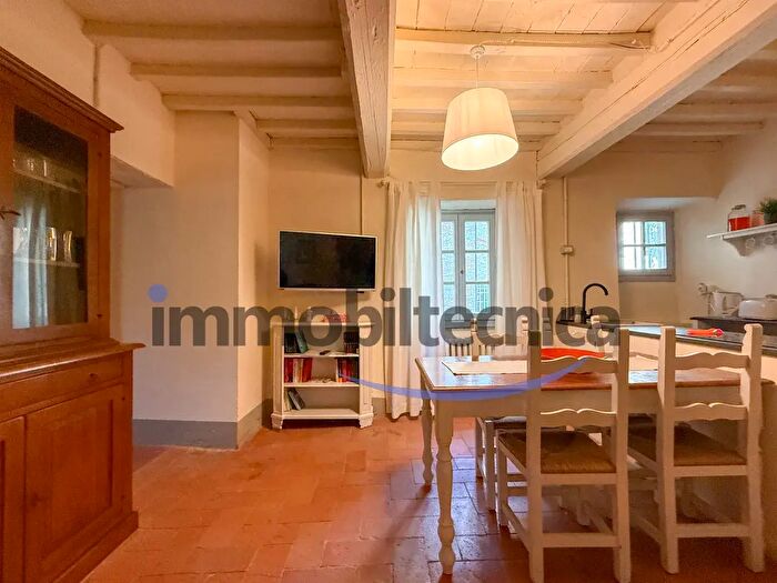 Appartamento trilocale in vendita in La Scheggia, Anghiari