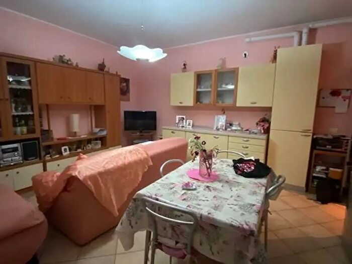 Appartamento trilocale in vendita in Via Leonardo da Vinci, Piacenza