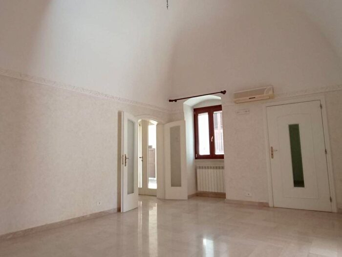 Appartamento trilocale in affitto in Via Pietro Metastasio, Centro, Mottola
