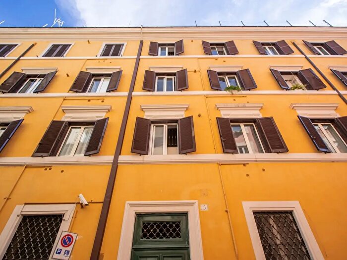 Appartamento bilocale in affitto in Vicolo della Scala, Roma