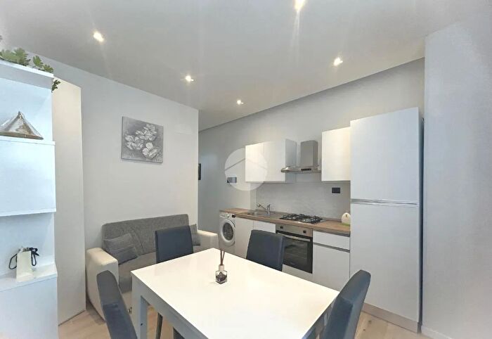 Appartamento trilocale in vendita in Via Fratelli Rosselli, Grottammare