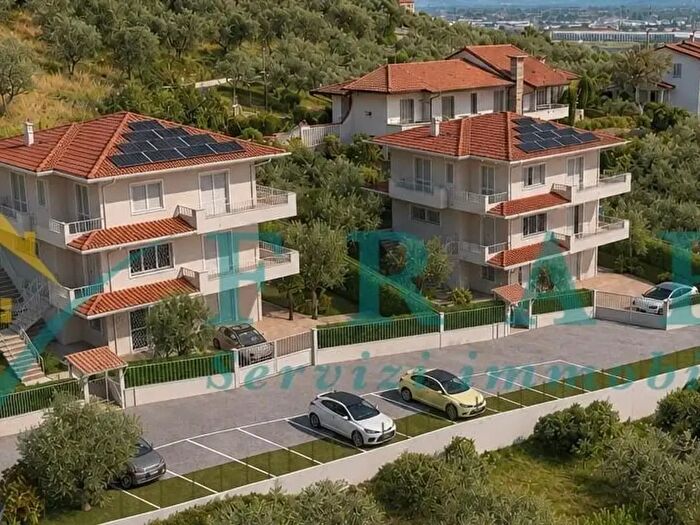Casa con 8 locali in vendita in Montemurlo
