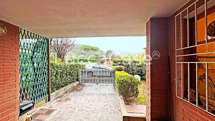 Casa con 9 locali in vendita in di S Pieretto, Capannori