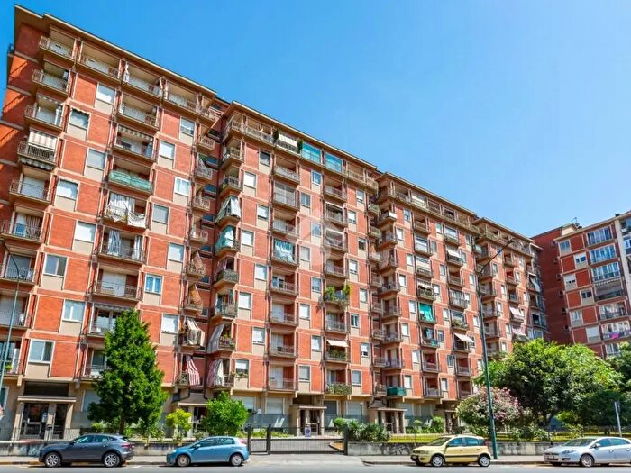 Appartamento trilocale in vendita in Via Arturo Toscanini, Torino