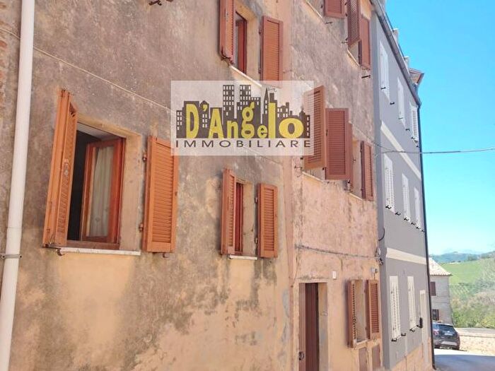 Casa con 6 locali in vendita in Via Giuseppe Garibaldi, Offida