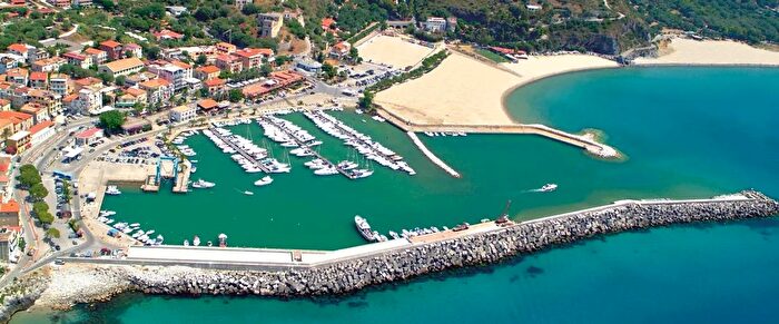 Appartamento trilocale in vendita in Camerota, Camerota