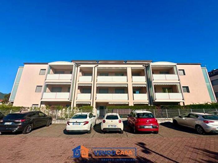 Appartamento trilocale in vendita in Via Ugo Foscolo, Loano