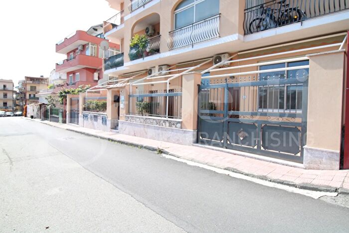 Appartamento con 6 locali in vendita in Via dei Sei Mulini, Giardini Naxos