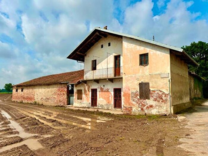 Casa con 6 locali in vendita in Strada Tetti Vigna, Savigliano