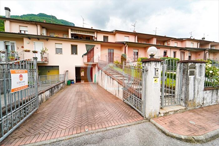 Casa con 5 locali in vendita in Via del Picchio, Gallicano
