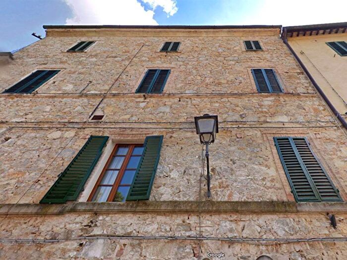 Appartamento quadrilocale in vendita in Castelnuovo Berardenga