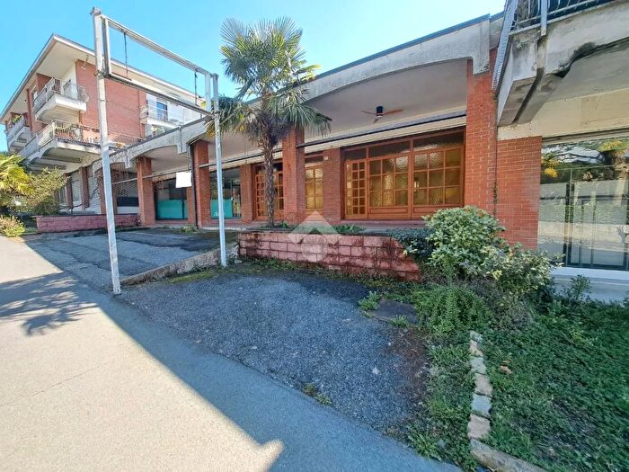 Appartamento trilocale in vendita in Viale Lido, Viverone