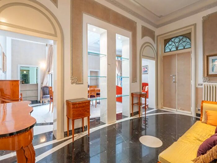 Appartamento con 5 locali in vendita in Via Vito Nicola De Nicolo, Bari