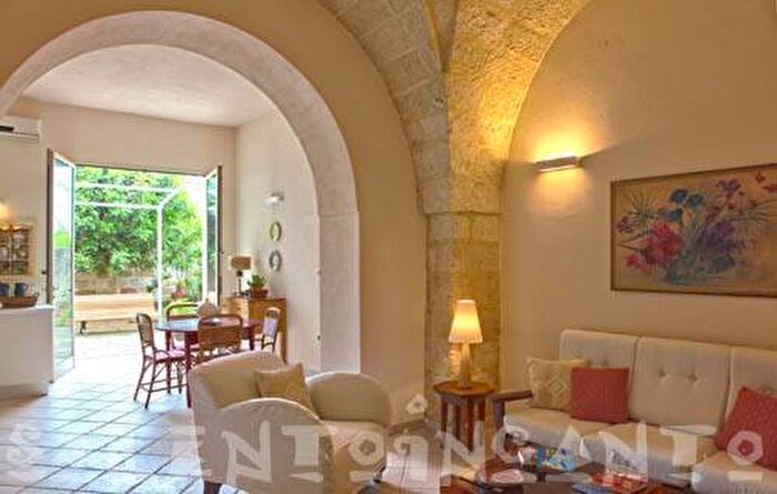 Appartamento quadrilocale in affitto in Via Roma, Centro, Gagliano del Capo