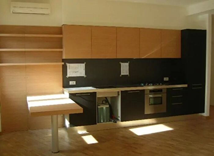 Appartamento trilocale in affitto in Via Vittoria Colonna, Milano